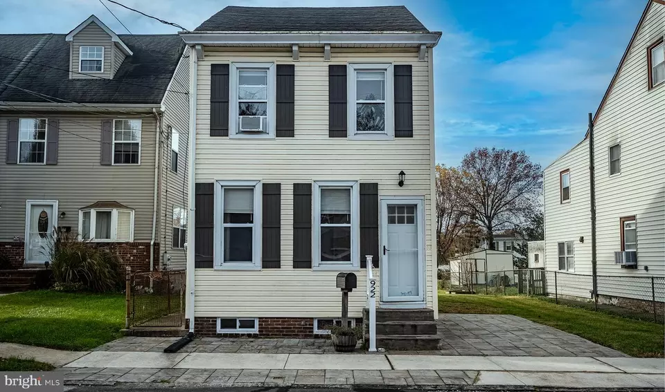 922 Clayton St, New Castle, DE 19720 25 Photos Movoto