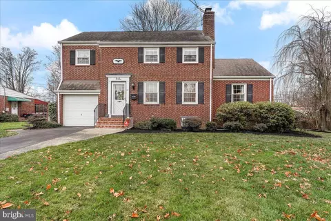 12 Queen Ave, New Castle, DE 19720