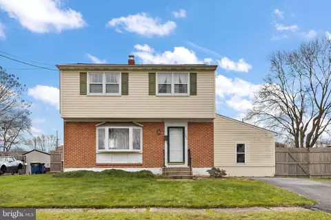 746 W 11th St, New Castle, DE 19720