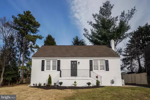 12 Lawrence Ave, Newark, DE 19711