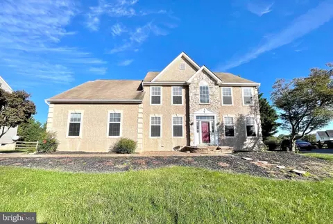 732 Pinewood Dr, Middletown, DE 19709