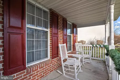 8 Adelaide Ct, Newark, DE 19702 photo 3