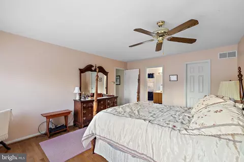 8 Adelaide Ct, Newark, DE 19702 photo 18
