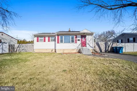 1108 Birchwood Dr, Newark, DE 19713