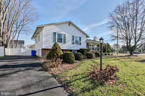 1 Rolling Dr, Newark, DE 19713 photo 4