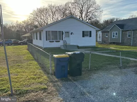 901 2nd St, Delaware City, DE 19706