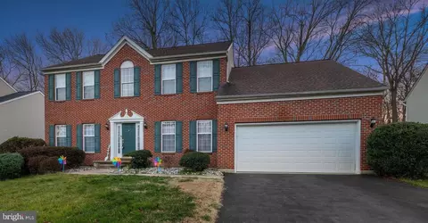 38 Deerborne Trl, Newark, DE 19702