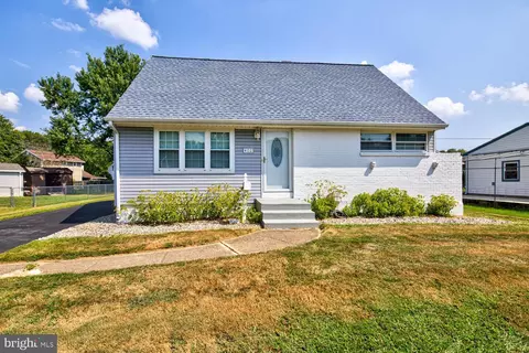 402 Elderfield Rd, Newark, DE 19713