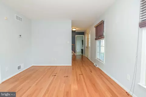 4 Mcmahon Dr, Bear, DE 19701 photo 2