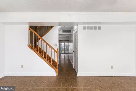 803 Hastings Ct, Newark, DE 19702 photo 6
