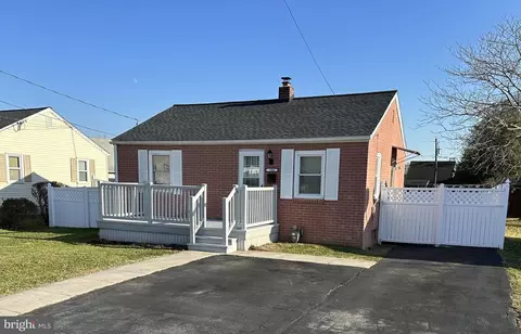 104 Hillview Ave, New Castle, DE 19720
