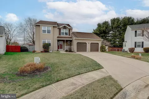 4 Bethel Ct, Newark, DE 19713