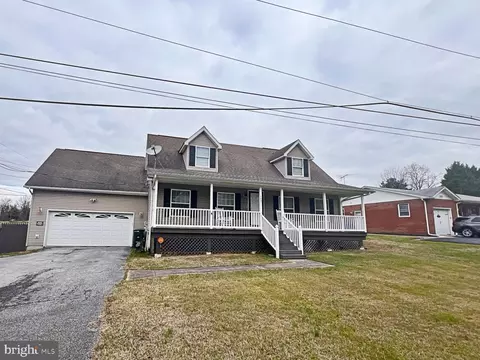 103 S Meadow Dr, Townsend, DE 19734 photo 2