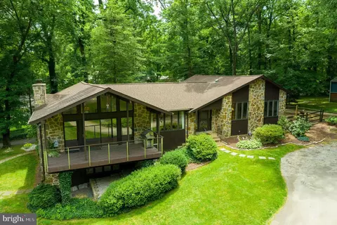 2227 Marsh Rd, Wilmington, DE 19810