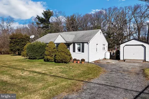 927 Old Harmony Rd, Newark, DE 19713 photo 2