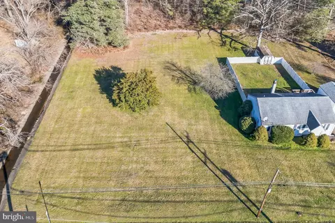 927 Old Harmony Rd, Newark, DE 19713 photo 3