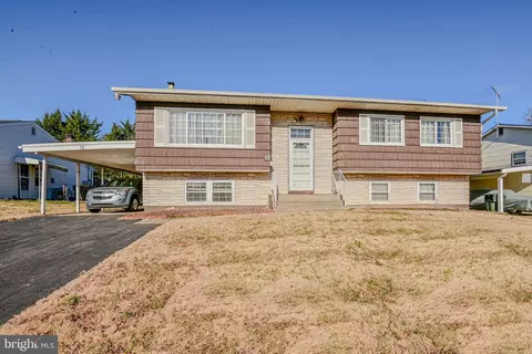 12 Alwyn Rd, Newark, DE 19713