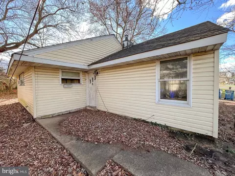 116 Jay Dr, New Castle, DE 19720 photo 4