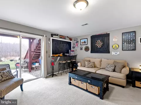 17 Shane Cir, Bear, DE 19701 photo 4