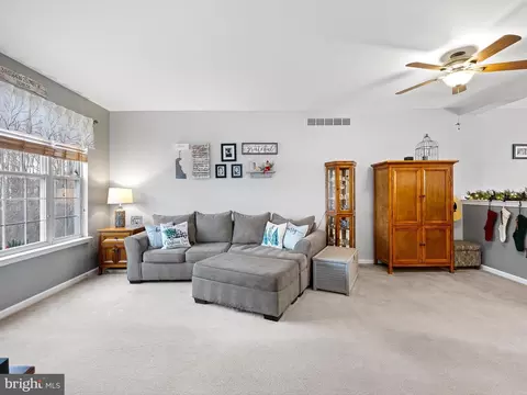 17 Shane Cir, Bear, DE 19701 photo 11