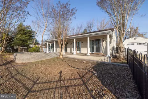 517 Moores Ln, New Castle, DE 19720