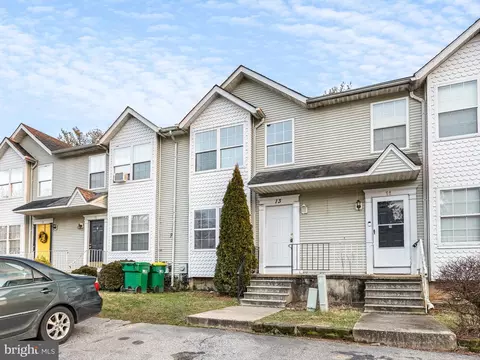 13 Victoria Blvd, Newark, DE 19702