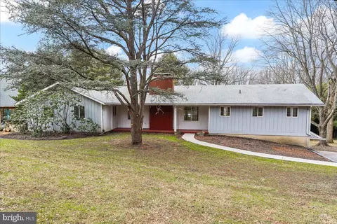135 Sawin Ln, Hockessin, DE 19707