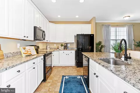 Kitchen - 636 Red Maple Rd, Middletown, DE 19709 photo 4 of 6