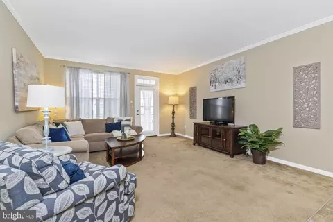 Living - 636 Red Maple Rd, Middletown, DE 19709 photo 2 of 3