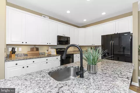 Kitchen - 636 Red Maple Rd, Middletown, DE 19709 photo 2 of 6