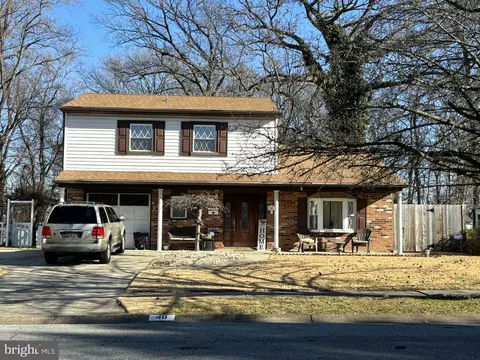 40 Gill Dr, Newark, DE 19713