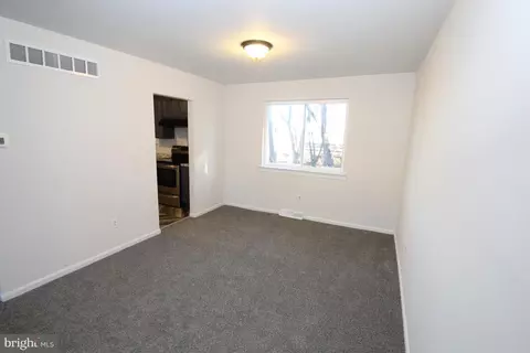 921 Devon Dr, Newark, DE 19711 photo 6