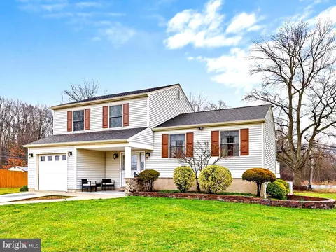 46 Westbridge Rd, Bear, DE 19701