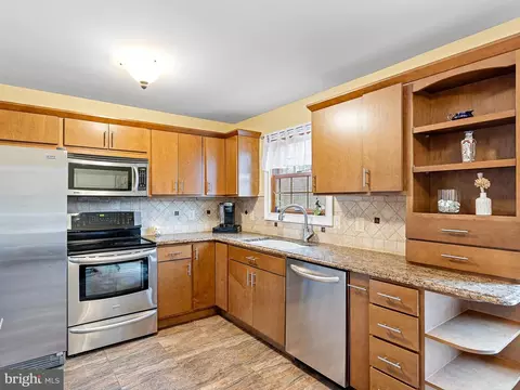 46 Westbridge Rd, Bear, DE 19701 photo 6