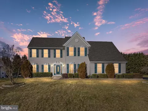 6 Dearborn Ln, Bear, DE 19701