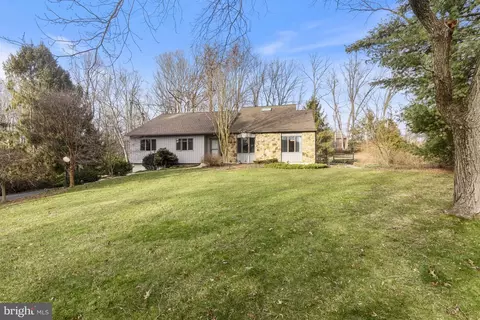 33 Bridleshire Rd, Newark, DE 19711