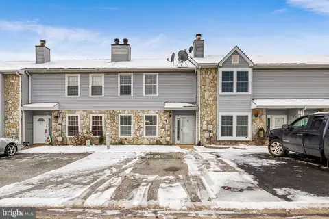 9 Revere Pl, Newark, DE 19702