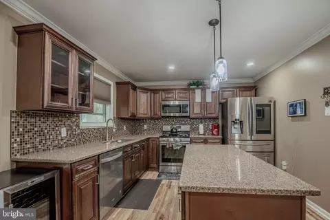 Kitchen - 212 W Moyer Dr, Bear, DE 19701 photo 3 of 6