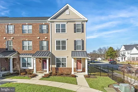 3565 Naamans Dr, Claymont, DE 19703