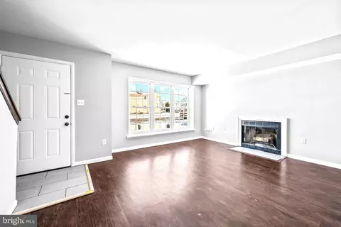 52 Three Rivers Dr, Newark, DE 19702 photo 4