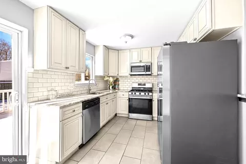 52 Three Rivers Dr, Newark, DE 19702 photo 3