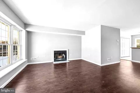 52 Three Rivers Dr, Newark, DE 19702 photo 5