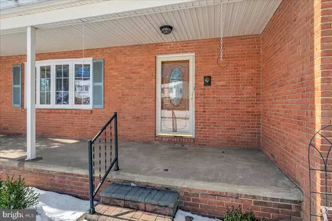 4 Janice Dr, Wilmington, DE 19810