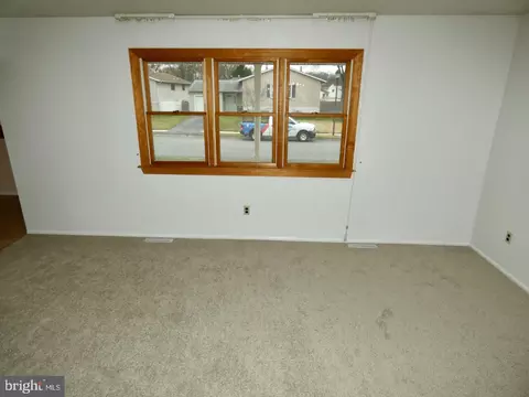 127 Sonant Dr, Newark, DE 19713 photo 7