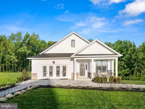 828 Horseshoe Falls Dr, Newark, DE 19702