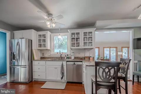 Kitchen - 211 Hanover Pl, Newark, DE 19711 photo 3 of 6