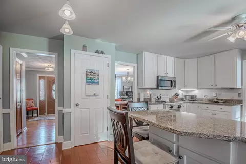 Kitchen - 211 Hanover Pl, Newark, DE 19711 photo 1 of 6