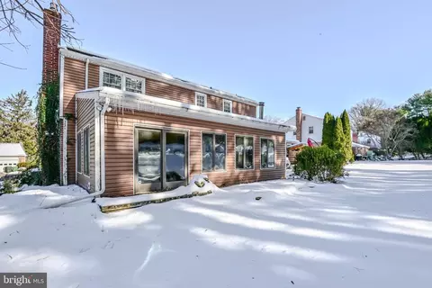 Exterior - 211 Hanover Pl, Newark, DE 19711 photo 2 of 5