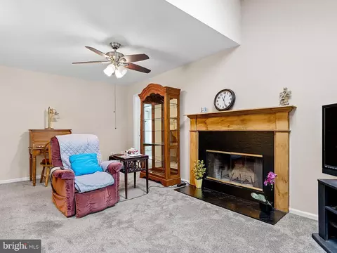 Living - 9 Airdrie Dr, Bear, DE 19701 photo 4 of 6