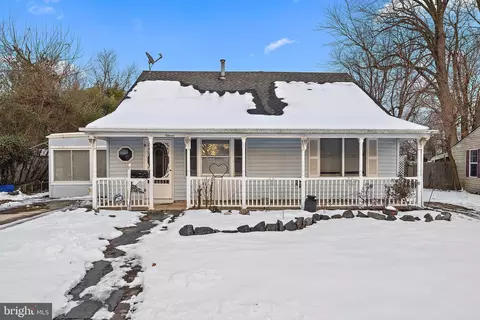 11 Angola Rd, New Castle, DE 19720